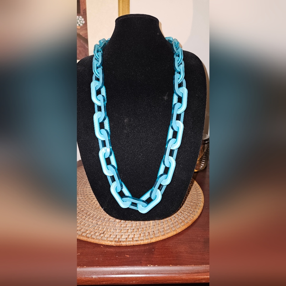 Acrylic links